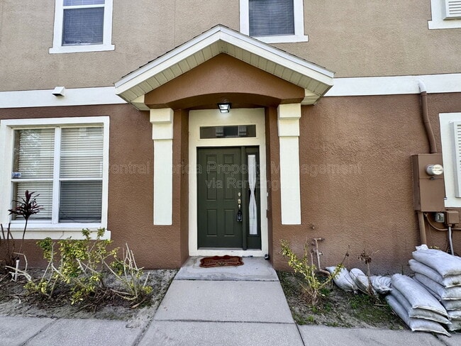 Building Photo - 1985 Estancia Cir