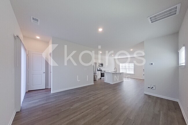 Photo - 2441 Banyan Cir