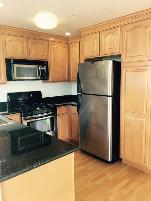 Photo - 900 Van Ness Ave