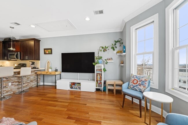 Photo - 165 Thorne St Unit 2-L