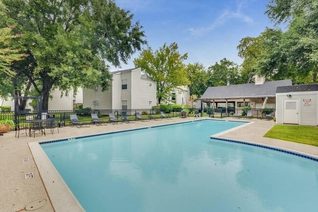 Building Photo - 9809 Richmond Ave. Unit C16 Rental