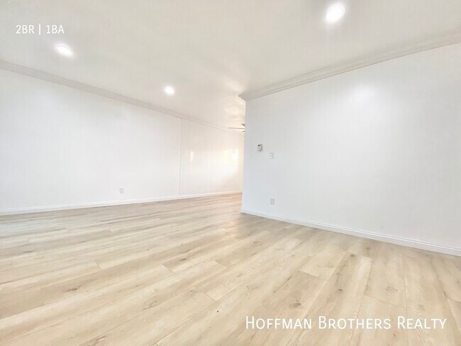 Photo - 11922 Burbank Blvd Unidad 15