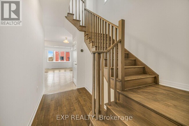 Photo - 25 Canvas Crescent