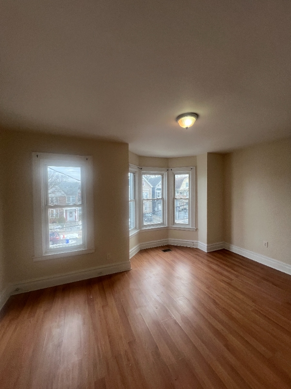 Photo - 260 N 7th St