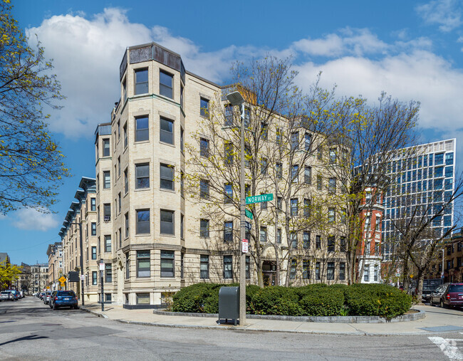 Building Photo - Waldorf Lofts