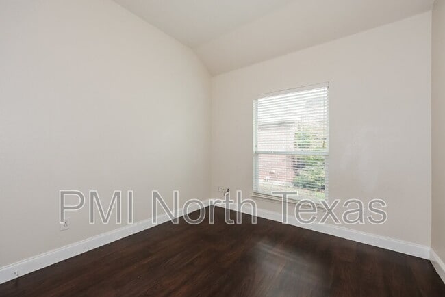 Photo - 6004 Lakecrest Dr