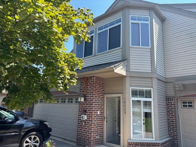 Building Photo - 18235 W Wisconsin Ave Unit Forest Walk Rental