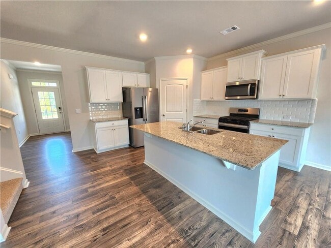 Photo - 383 King Vlg