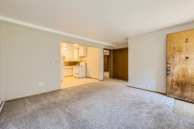 Photo - 8255 Corliss Ave N Unidad 2