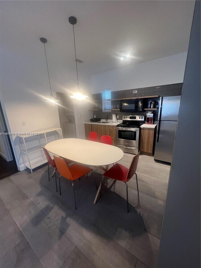 Photo - 920 SW 9th St