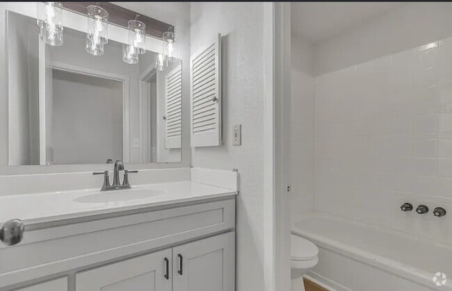 Building Photo - 4015 Goshen Pass St Rental