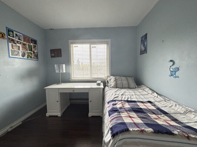 Photo - 6550 Clinton St