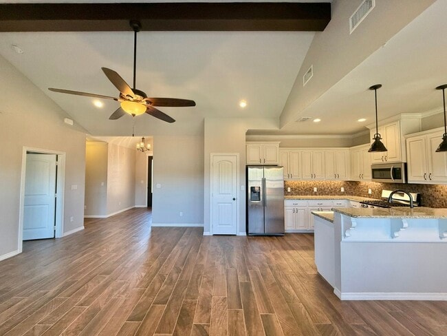 Photo - Beautiful 3-Bedroom, 2-Bath Home with Mode...