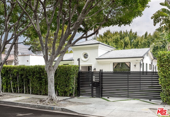 Photo - 540 Westmount Dr