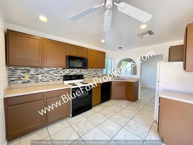 Photo - 610 W Cassidy Pl
