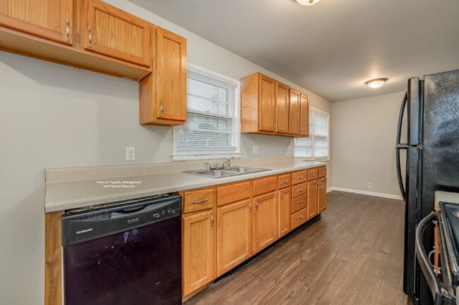 Photo - 4516 S Elizabeth Ave