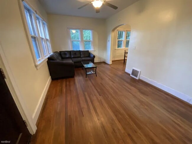 Photo - 1035 N Main St Unidad 1035 North Main St