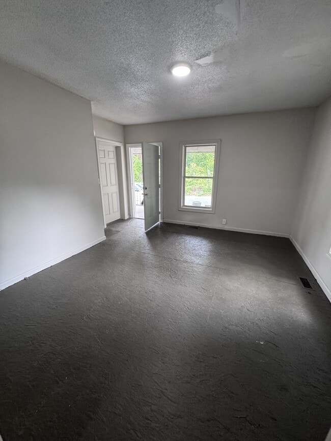 Photo - 632 Taggart Ave
