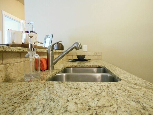 Photo - The Madison Courtyard