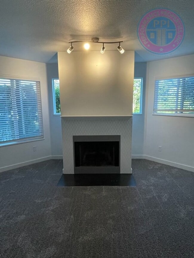 Photo - DEPOSIT FREE MOVE IN WITH RHINO! WATER,SEW...