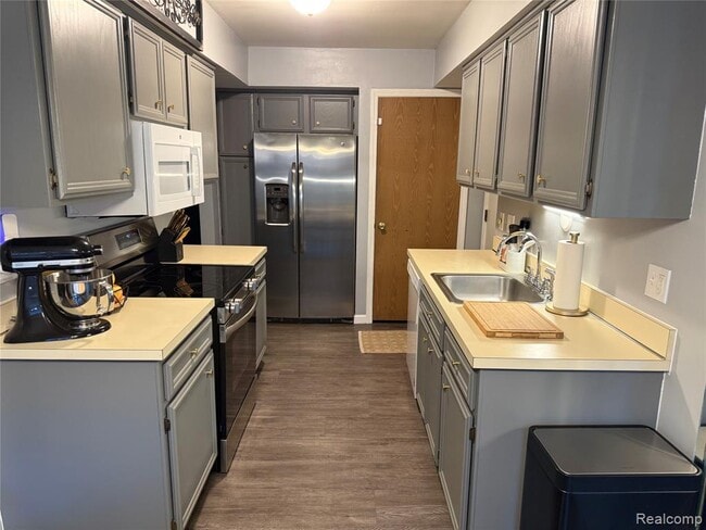 Photo - 15870 Charleston Dr