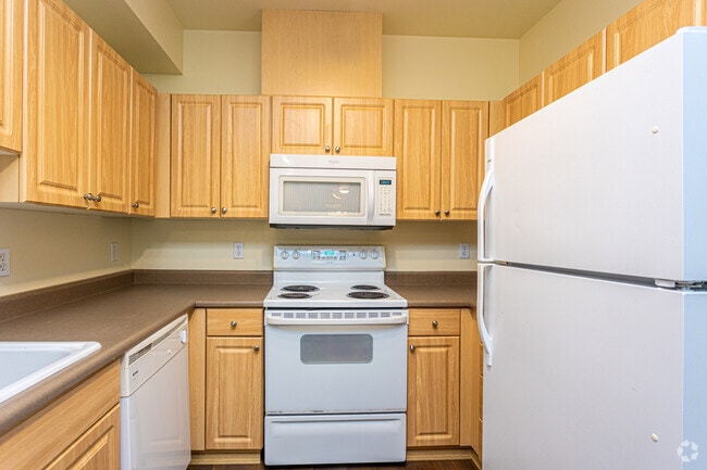 2BR, 1BA - 708SF