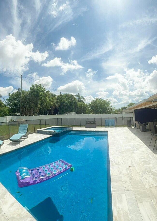 631 NW 39th St