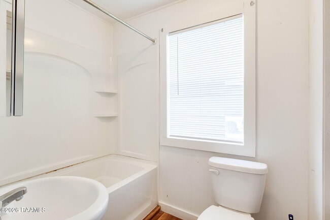 Photo - 866 Mouton Rd