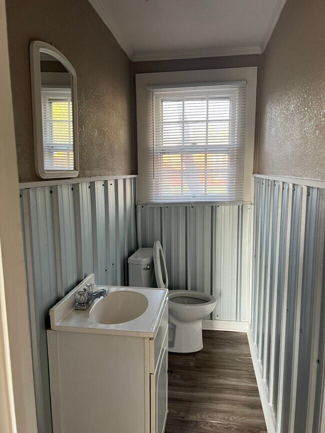 Photo - 28 N Second St (218B)
