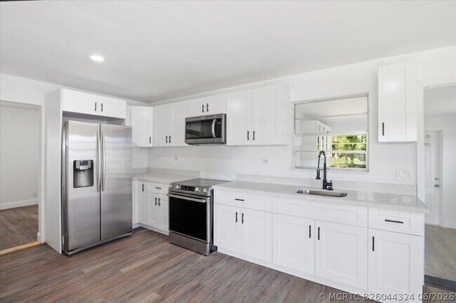 270 SW 10th Ave