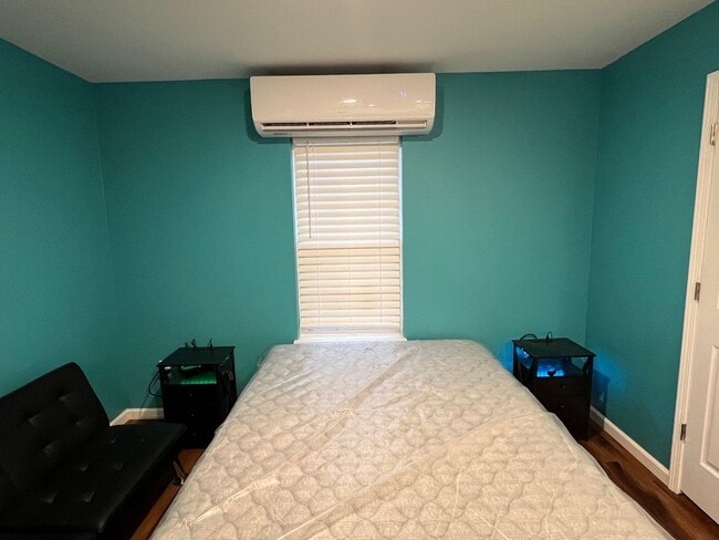 Photo - 127 Andoe St