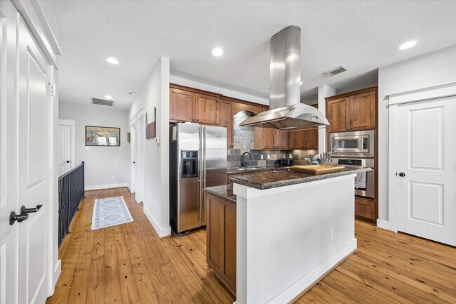 Photo - 107 Riley Ln