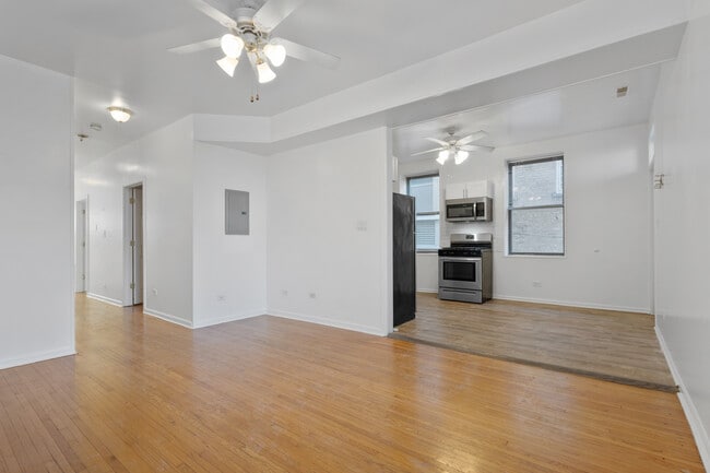 Photo - 3320 W Diversey Ave