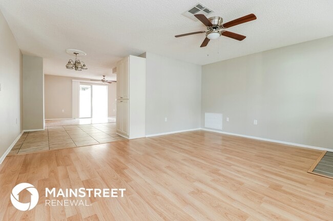 Photo - 8120 Blue Finch Way