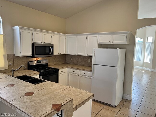 Photo - 5705 Cliff Point