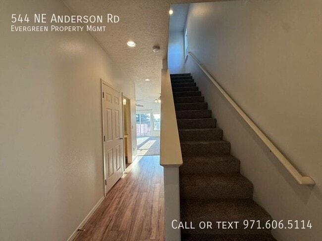 Photo - 544 NE Anderson Rd
