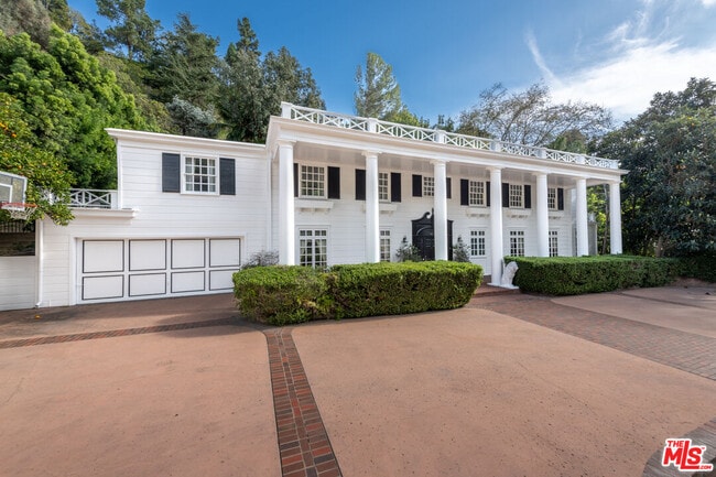 Photo - 1148 Coldwater Canyon Dr