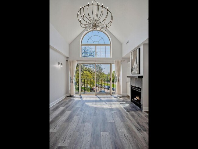 Photo - 1800 Dewes St