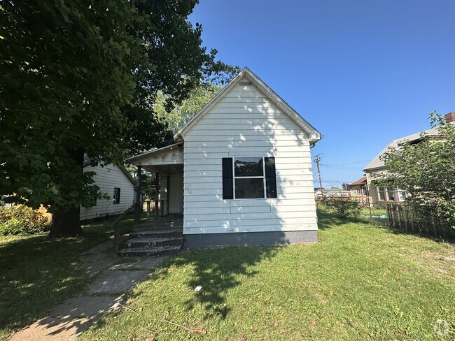 Building Photo - 608 Plum St Rental