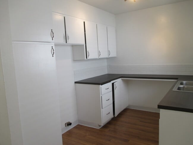 Photo - Mid Century Modern 1 Bedroom, 2 Blocks to Pacific U Unit 2538