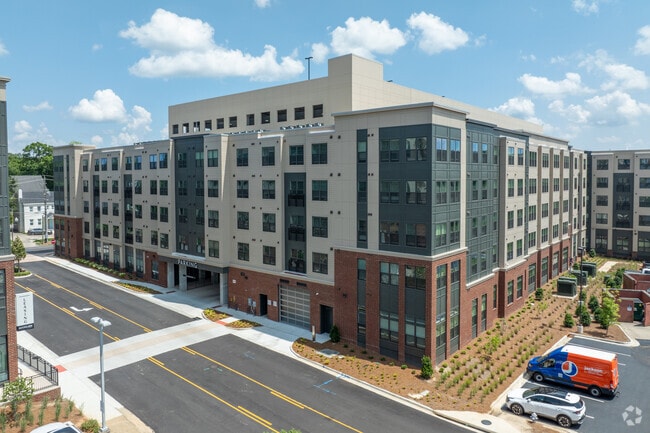 Accolade Auburn