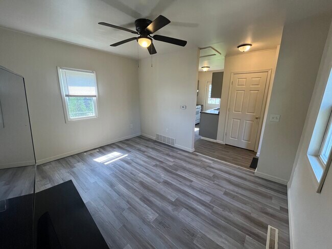 Photo - 1908 S 9th St