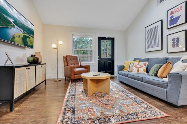 Photo - Unfurnished Great Home For Families and Pr...