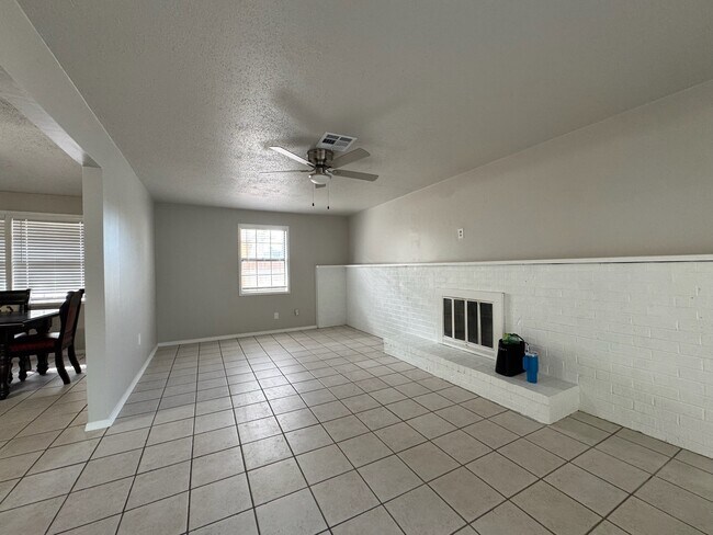 Photo - 3114 Kleinmann Ave
