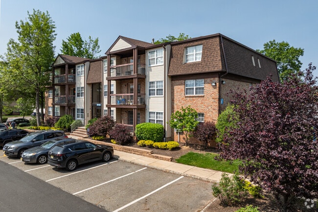 Building Photo - Green Plaza Rental