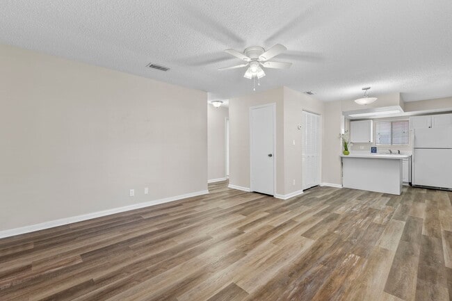 Photo - Cozy unfurnished, 2 Bedroom, 1 Bathroom, C...