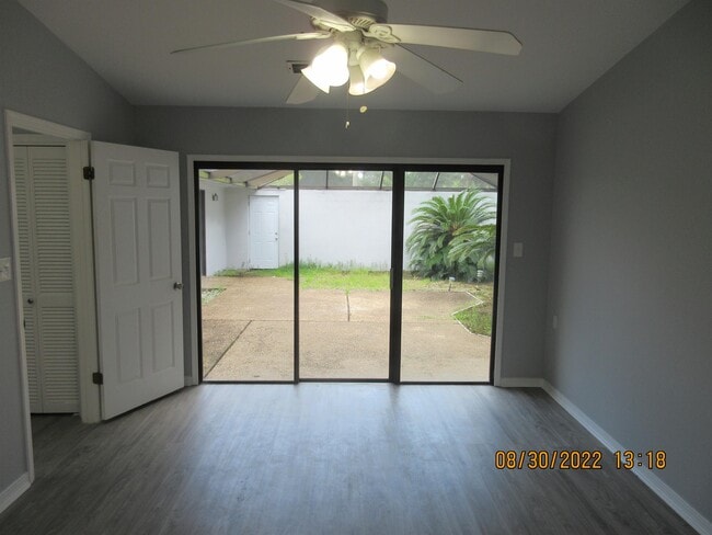 Photo - 320 W Fort Morgan Rd