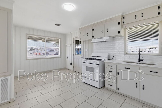 Photo - 628 Urban St