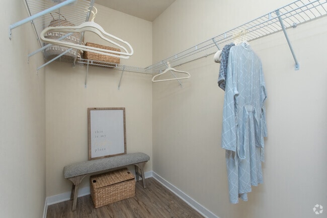 Walk-in Closet