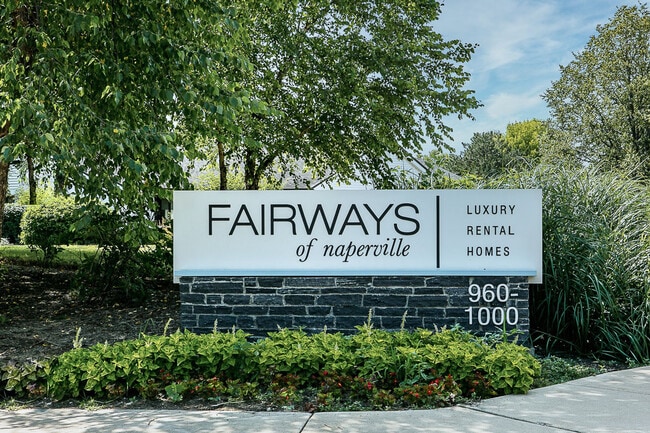 Fairways of Naperville Entrance